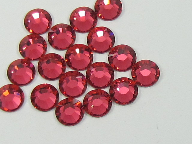 18 pcs. 34ss INDIAN PINK FLATBACK European Rhinestones